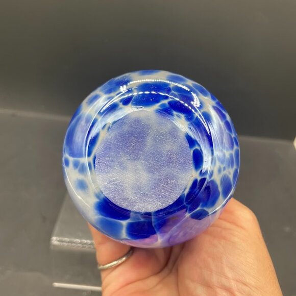Iridescent Blue and White Swirl Jack in the Pulpit Art Glass Hand Blown Vase - Picture 7 of 8